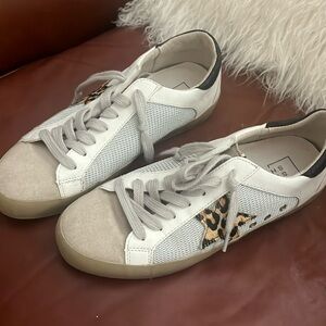 Shu Shop size 6 tennis shoes